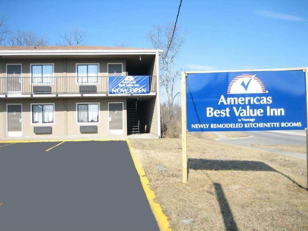 Relax Inn Topeka Exterior photo